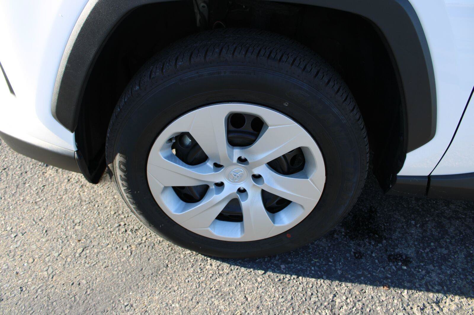 Certified 2024 Toyota RAV4 LE AWD/4WD image 12