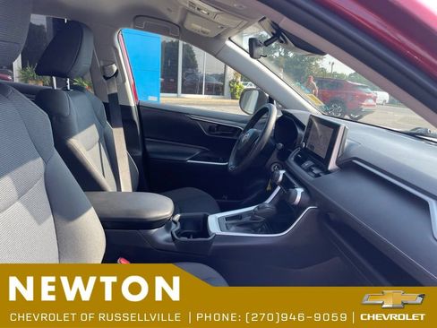 Used 2023 Toyota RAV4 LE FWD image 8