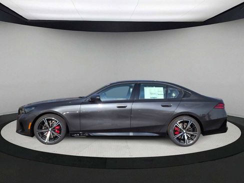 New 2026 BMW 530i xDrive w/ M Sport Package AWD/4WD image 5