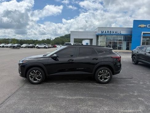 Used 2025 Chevrolet Trax LT w/ Driver Confidence Package FWD image 4