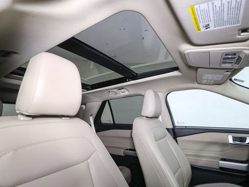 Used 2024 Ford Explorer XLT w/ Equipment Group 202A image 18