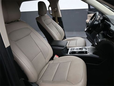 Used 2020 Ford Explorer Limited image 27