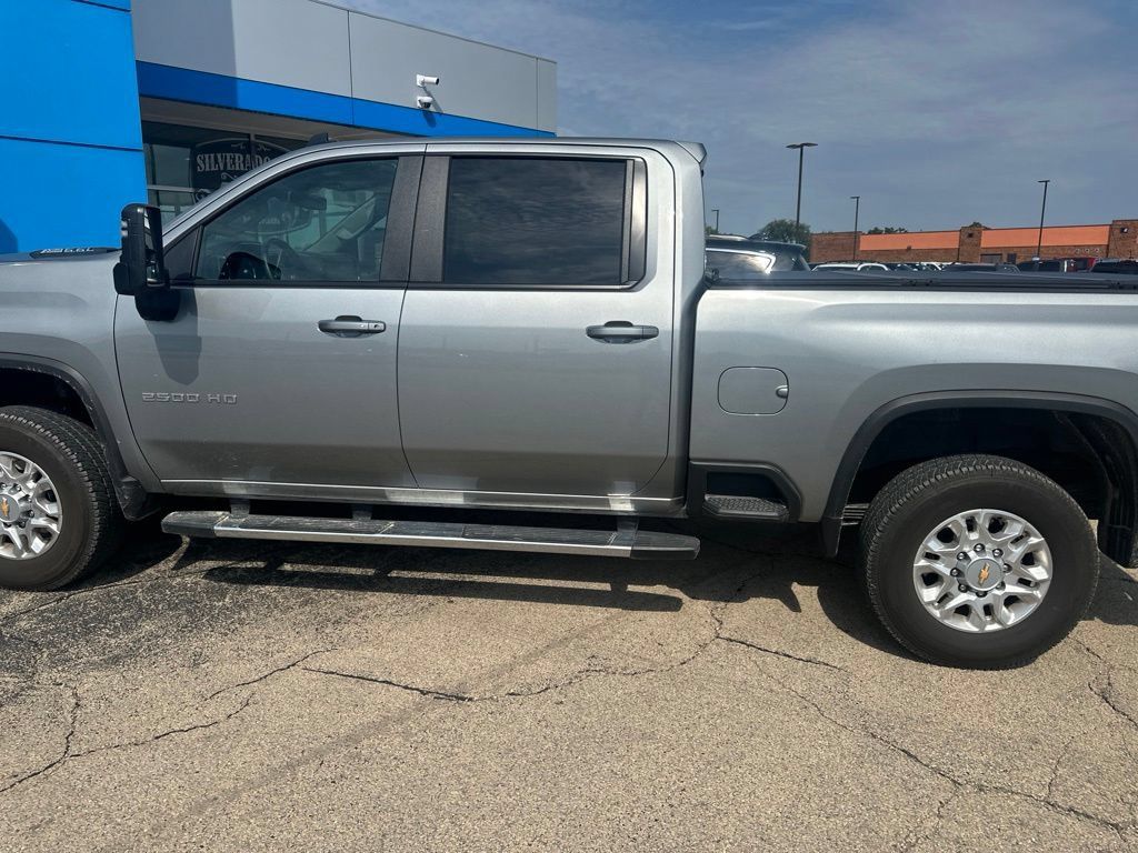 Used 2025 Chevrolet Silverado 2500 LT w/ All Star Edition AWD/4WD image 2