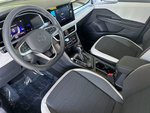 New 2026 Volkswagen Taos SE AWD/4WD image 9