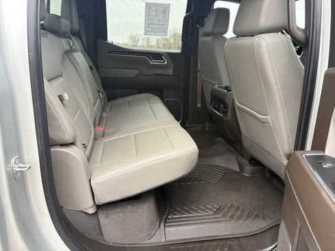 Used 2022 Chevrolet Silverado 1500 LT AWD/4WD image 11