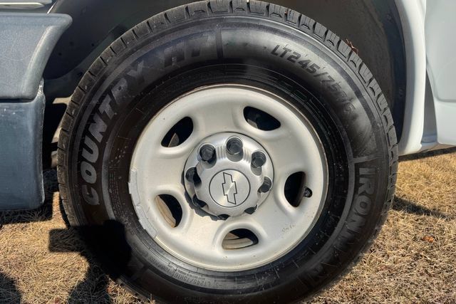 Used 2015 Chevrolet Express 2500 LS RWD image 9