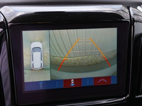 Used 2018 Chevrolet Traverse LT FWD image 32