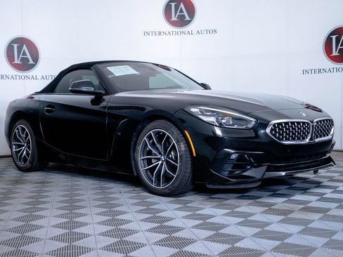 Used 2021 BMW Z4 sDrive30i w/ Premium Package RWD image 2