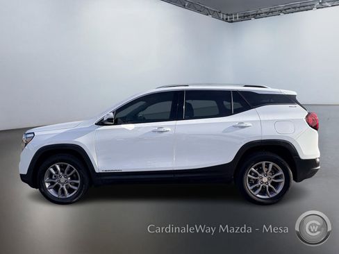 Used 2024 GMC Terrain SLT image 7