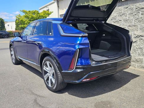 Used 2024 Cadillac Lyriq Tech RWD image 7
