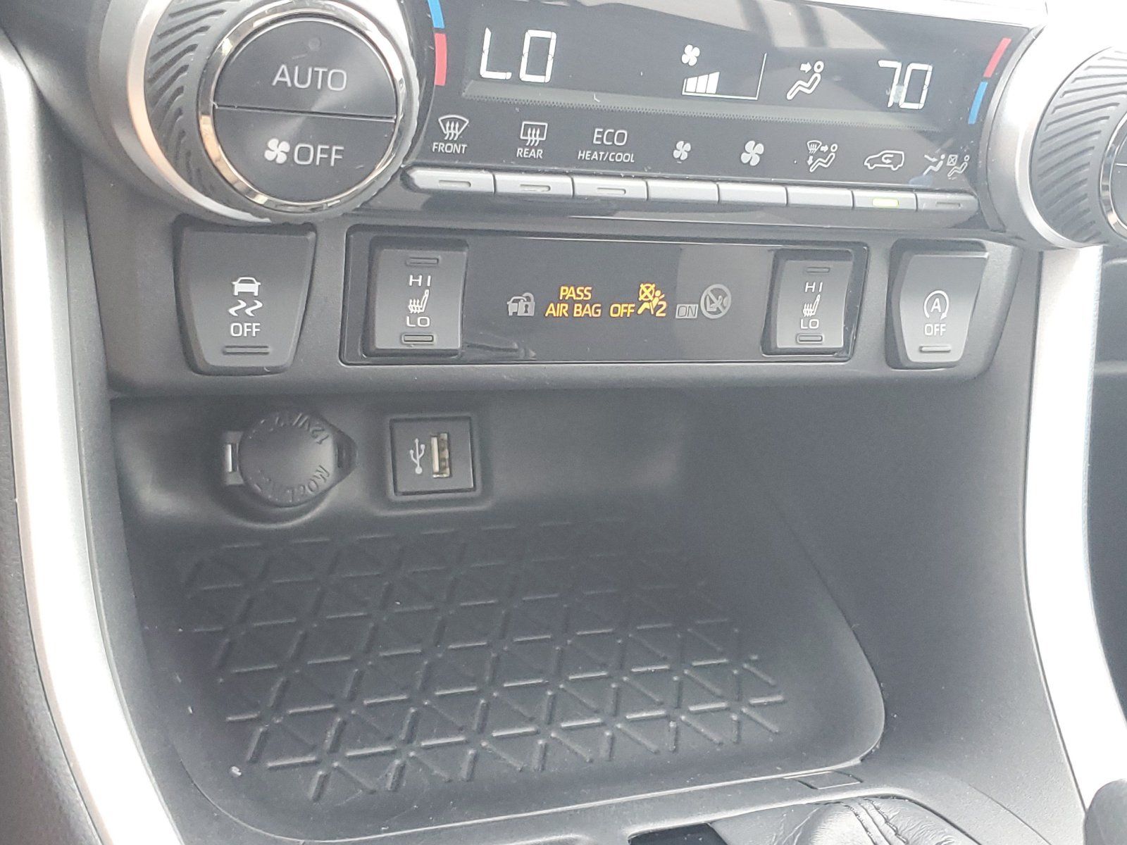 Used 2024 Toyota RAV4 XLE w/ Convenience Package AWD/4WD image 29