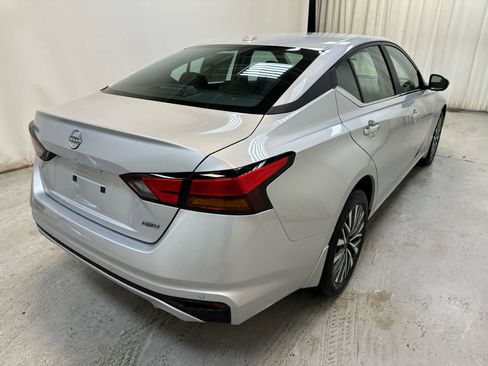 New 2025 Nissan Altima 2.5 SV image 11