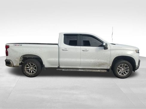Used 2020 Chevrolet Silverado 1500 LT w/ Trailering Package image 9