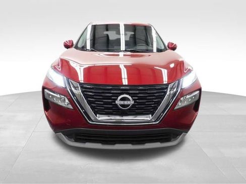 Used 2023 Nissan Rogue SV image 3