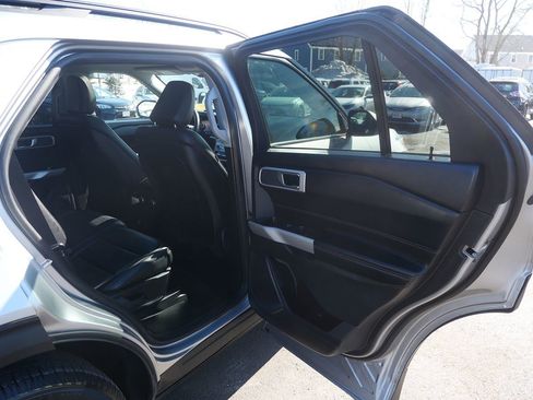 Used 2020 Ford Explorer XLT w/ Equipment Group 202A image 34