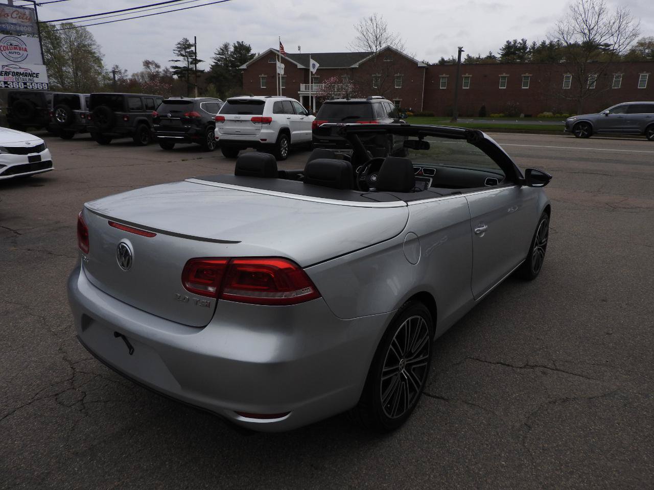 Used 2013 Volkswagen Eos FWD image 11