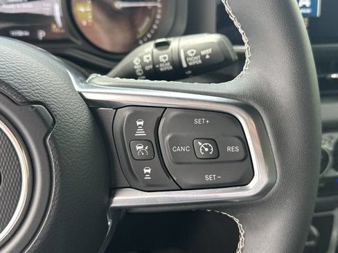 Used 2025 Jeep Wrangler Unlimited Sahara w/ Safety Group AWD/4WD image 30
