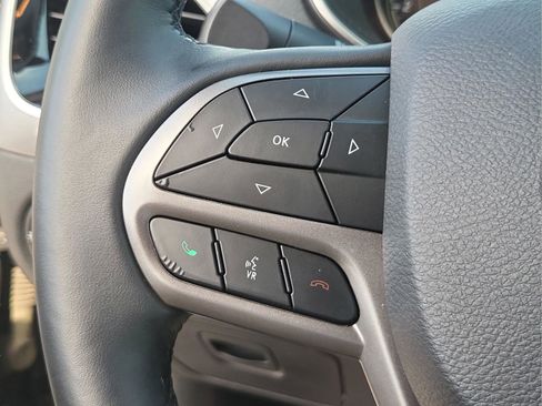 Used 2019 Jeep Cherokee Limited image 13