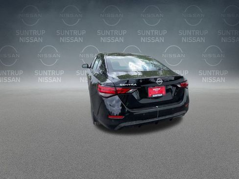 Used 2025 Nissan Sentra SV w/ Trunk Package image 7