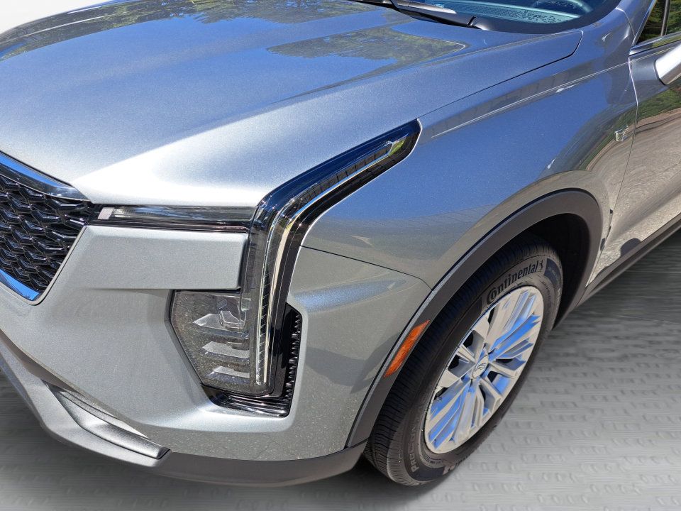 Certified 2024 Cadillac XT4 Luxury w/ Cold Weather Package FWD image 22