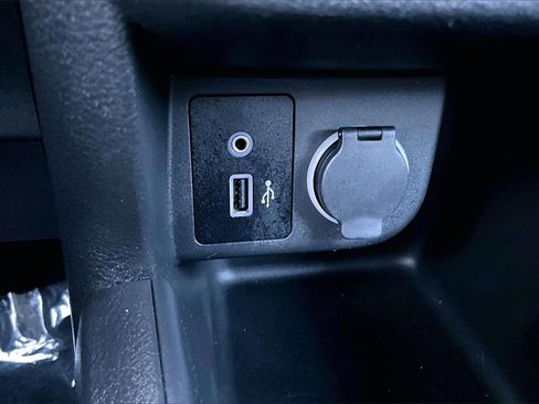 Used 2022 Nissan Kicks S image 16