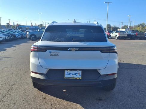 New 2026 Chevrolet Equinox EV LT image 4