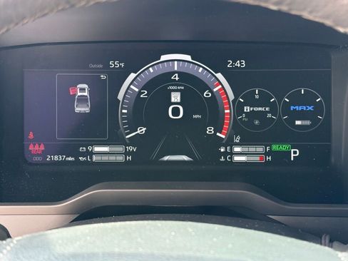 Used 2024 Toyota Tundra Limited image 28