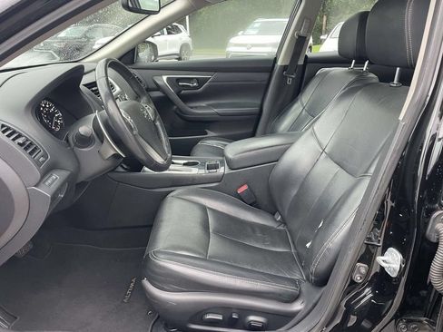 Used 2016 Nissan Altima 3.5 SL w/ 3.5 Technology Package FWD image 18