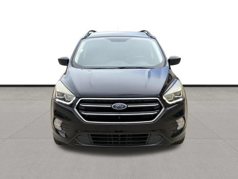 Used 2018 Ford Escape SE w/ SE Sport Appearance Package FWD image 2