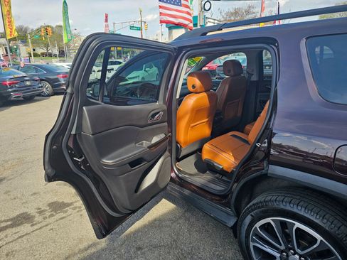 Used 2020 GMC Acadia AT4 w/ Driver Alert Package II image 10