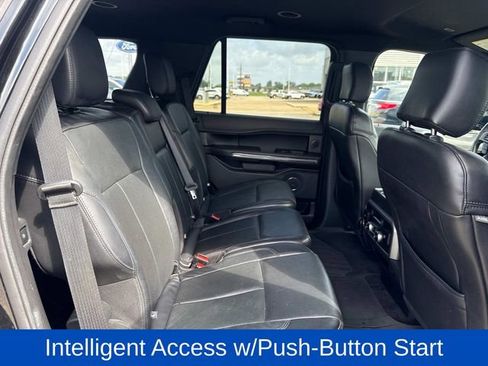 Used 2018 Ford Expedition XLT w/ Equipment Group 202A RWD image 16