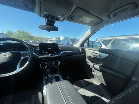 Used 2025 Chevrolet Blazer LT image 35