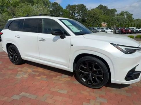 Used 2024 Lexus TX 500h AWD w/ Technology Package image 4