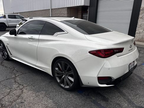 Used 2018 INFINITI Q60 Red Sport 400 w/ Sensory Package 3.0T Sport RWD image 3