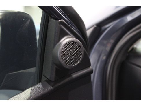 Used 2018 Toyota Corolla LE image 19