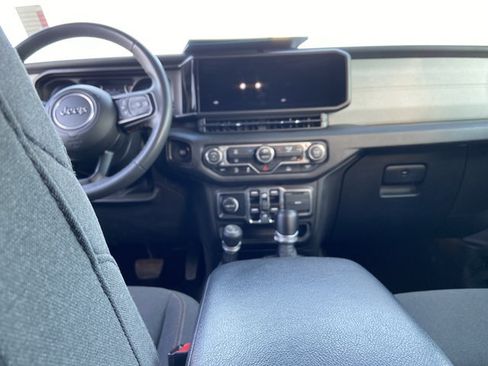 Used 2024 Jeep Wrangler Unlimited Sport AWD/4WD image 15