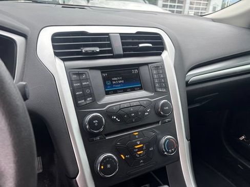 Used 2016 Ford Fusion SE FWD image 7