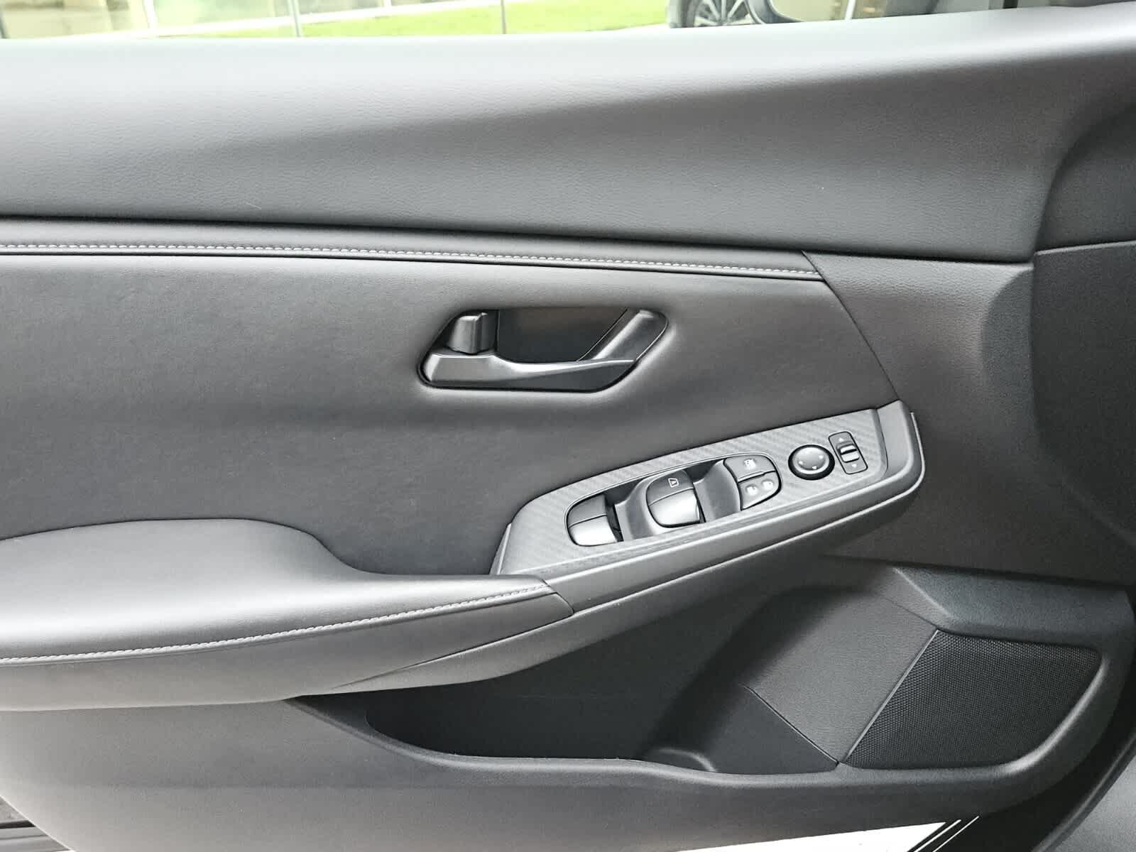Used 2025 Nissan Sentra S FWD image 16
