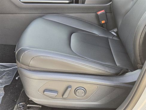 New 2026 Kia Sportage EX image 17