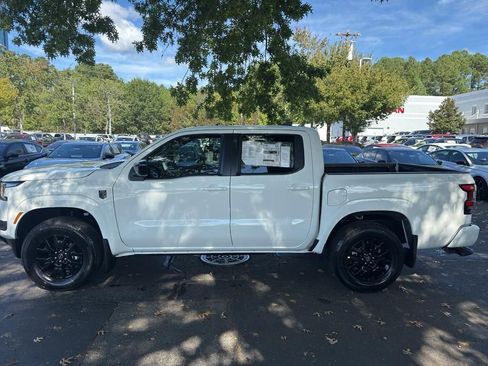 New 2026 Nissan Frontier SV image 4
