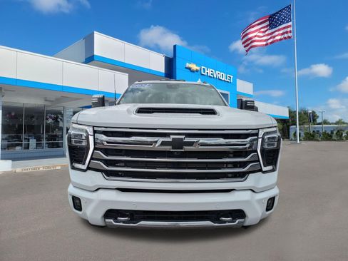 Used 2024 Chevrolet Silverado 2500 High Country w/ Technology Package AWD/4WD image 8
