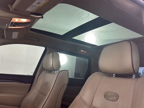 Used 2015 Jeep Grand Cherokee Overland AWD/4WD image 12