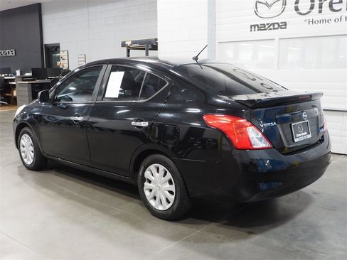 Used 2014 Nissan Versa SV image 20
