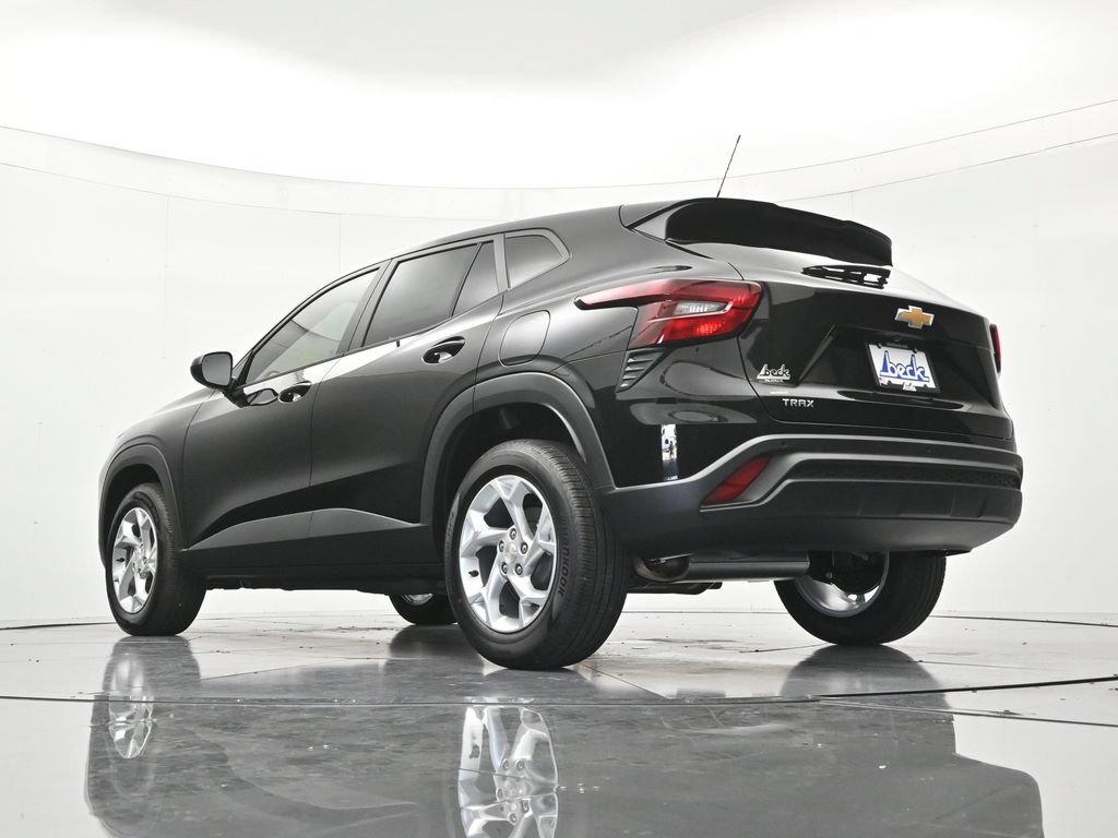New 2026 Chevrolet Trax LS w/ LS Convenience Package FWD image 42