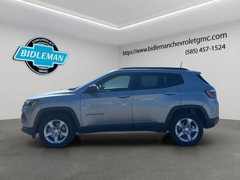 Used 2024 Jeep Compass Latitude AWD/4WD image 4