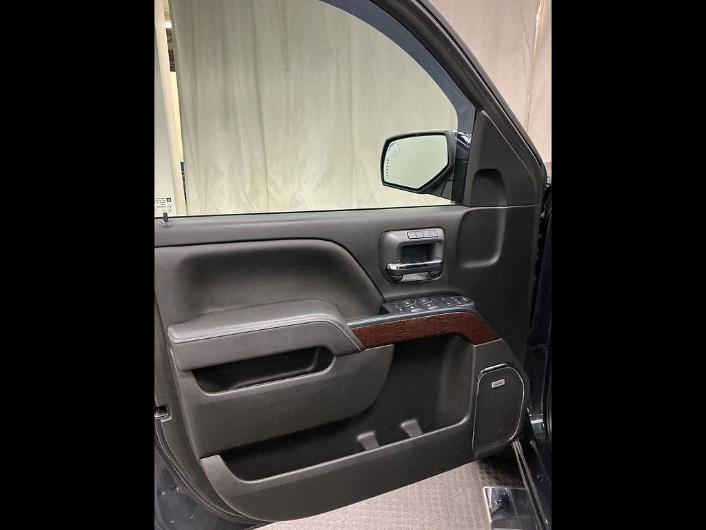 Used 2017 GMC Sierra 1500 SLT w/ SLT Premium Package AWD/4WD image 8