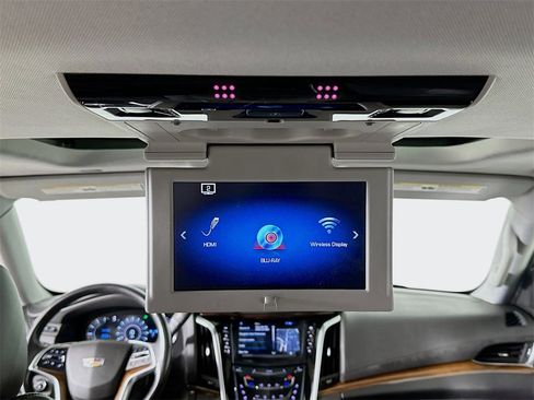 Used 2020 Cadillac Escalade Premium Luxury image 32