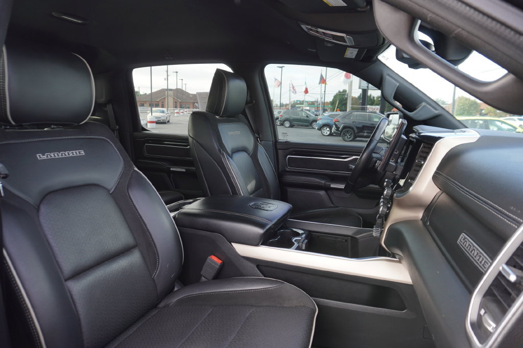 Used 2019 RAM 1500 Laramie w/ Sport Appearance Package AWD/4WD image 33