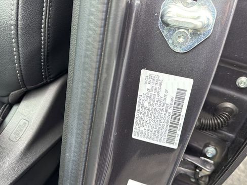 Used 2025 Honda Pilot EX-L image 44