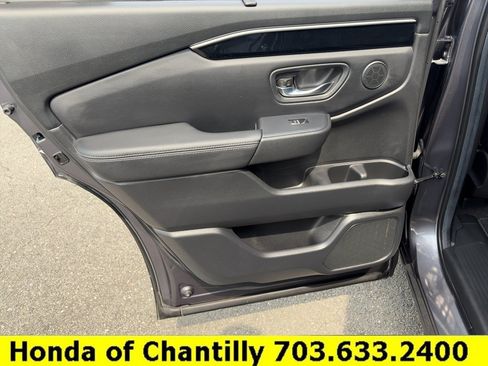 Certified 2024 Honda Pilot Touring image 27